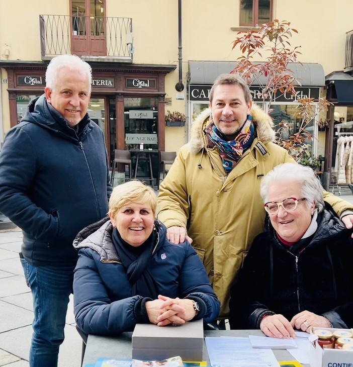 Saluzzo, ﻿1400 euro per la ricerca sul cancro con le arance dell'Airc