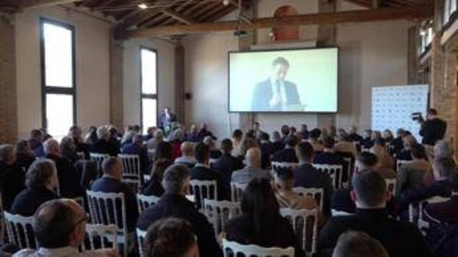 Stati generali aziende di riparazione, riutilizzo e gestione pallet a Reggio Emilia